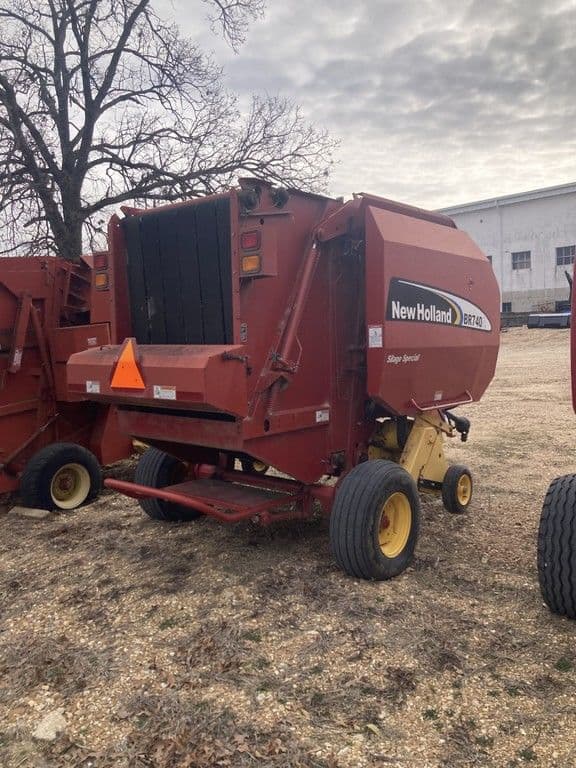 Image of New Holland BR740 Image 1