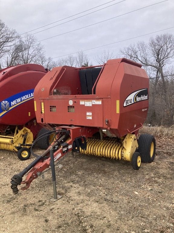 2007 New Holland BR740 Equipment Image0