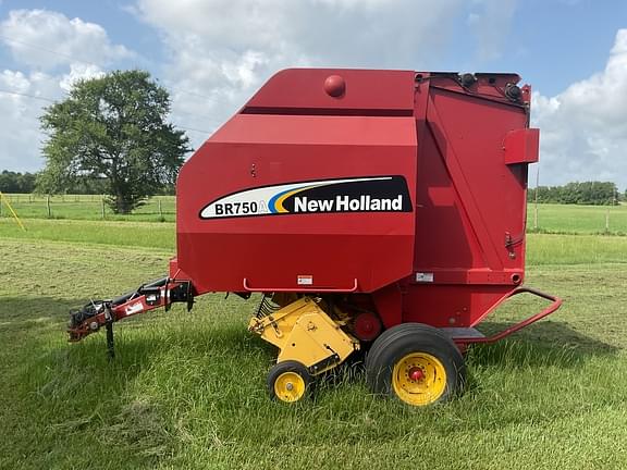 Image of New Holland BR750A Primary image