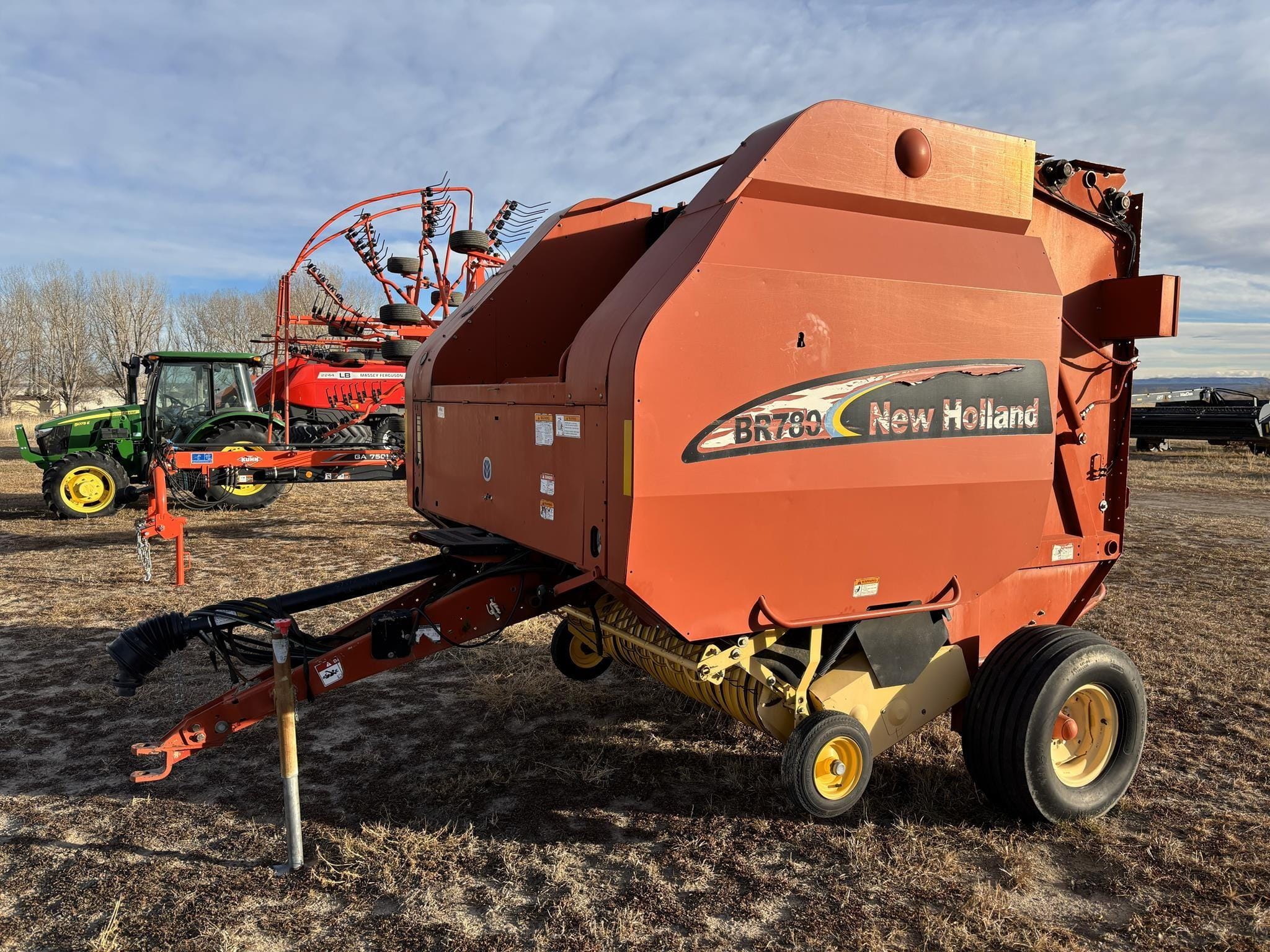 2007 New Holland BR780 Equipment Image0