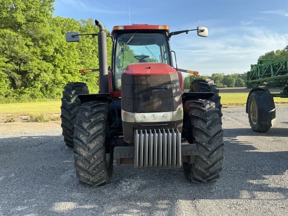 Image of Case IH Magnum 305 equipment image 2