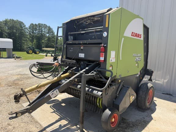 Image of CLAAS Rollant 260 equipment image 2