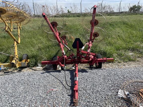 2008 Gehl 420 Equipment Image0