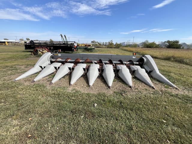 Image of Gleaner 3000 equipment image 1