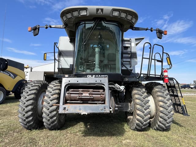 Image of Gleaner R75 equipment image 2