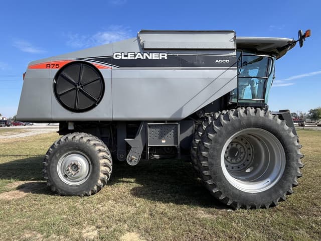 Image of Gleaner R75 equipment image 3