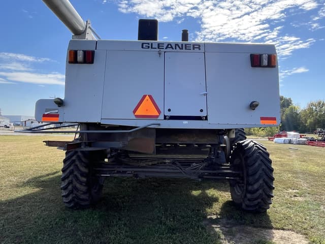 Image of Gleaner R75 equipment image 4