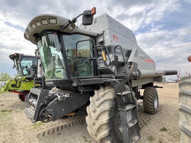 Image of Gleaner R75 equipment image 2