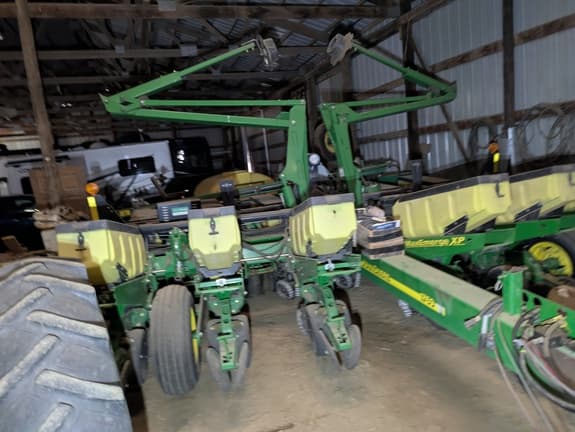 Image of John Deere 1760 equipment image 3