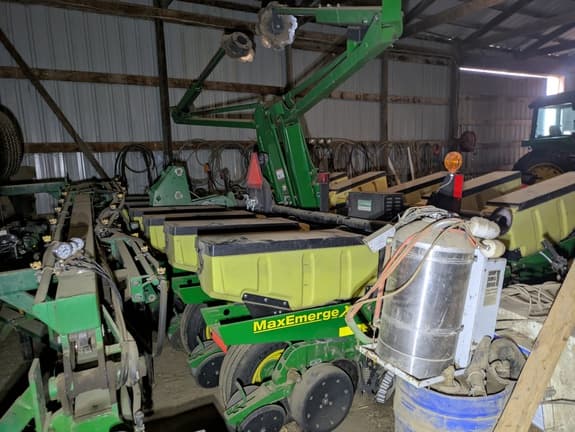 Image of John Deere 1760 equipment image 4