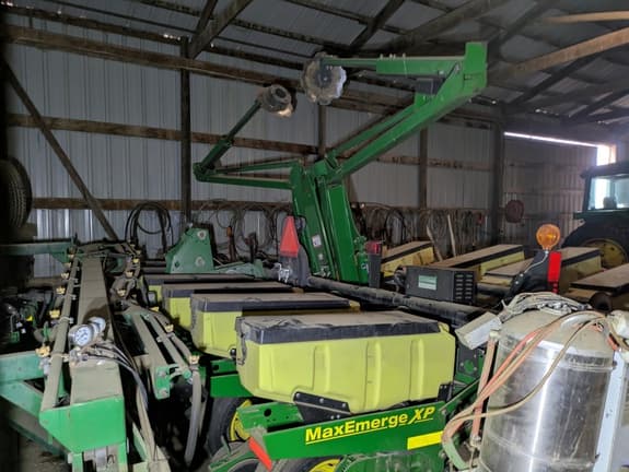 Image of John Deere 1760 equipment image 2