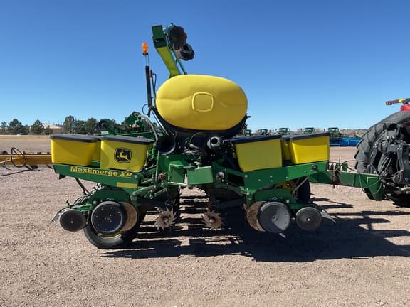 Image of John Deere 1760 equipment image 4