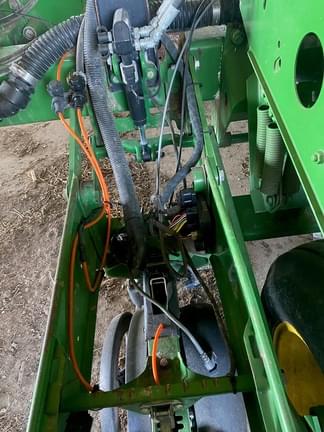 Image of John Deere 1770 equipment image 4