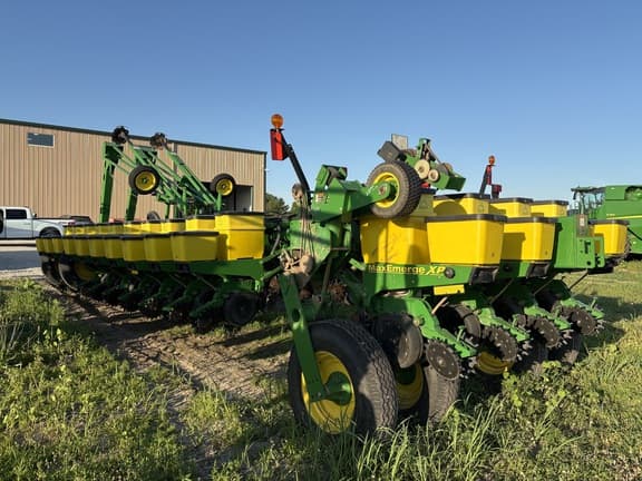 Image of John Deere 1770 equipment image 3