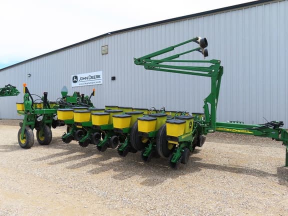 Image of John Deere 1770 equipment image 3