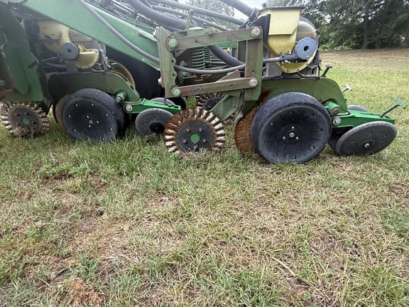 Image of John Deere 1790 equipment image 4