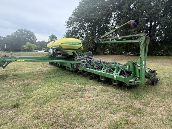 2008 John Deere 1790 Equipment Image0