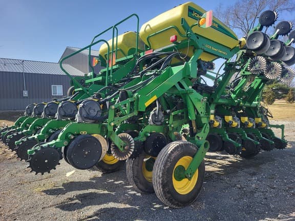 Image of John Deere 1790 equipment image 4