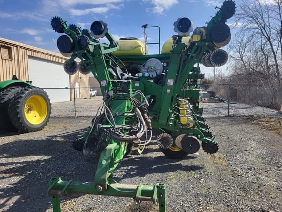 Image of John Deere 1790 equipment image 1