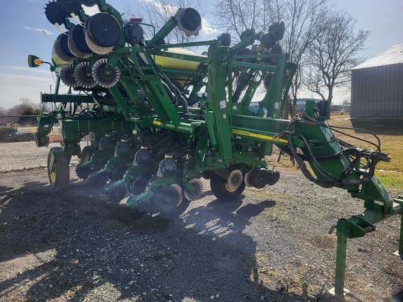 Image of John Deere 1790 equipment image 3