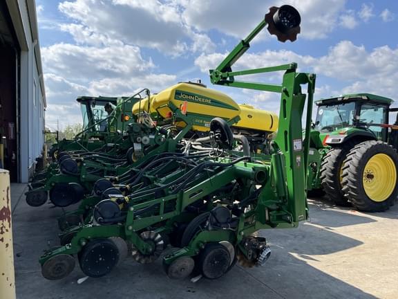 Image of John Deere 1790 equipment image 3