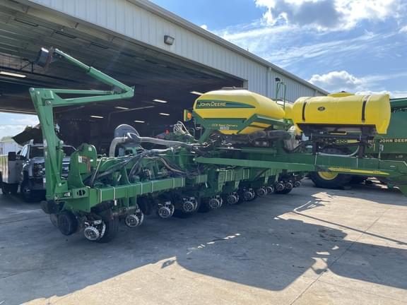 Image of John Deere 1790 equipment image 4