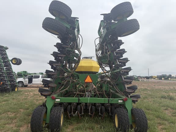 Image of John Deere 1890 equipment image 3