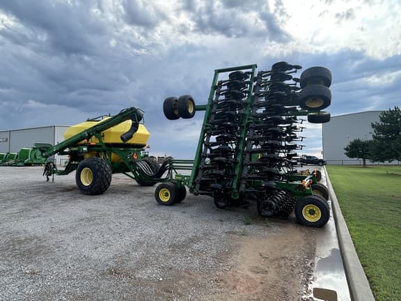 Image of John Deere 1890 equipment image 1