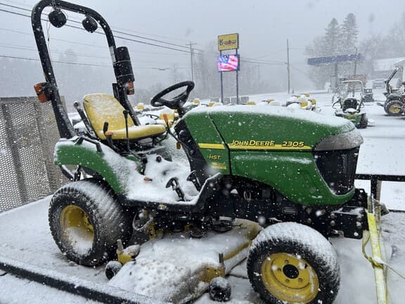 Image of John Deere 2305 Primary image