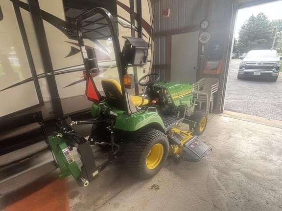 Image of John Deere 2305 equipment image 2