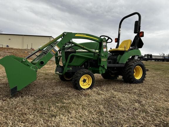 Image of John Deere 2305 equipment image 3
