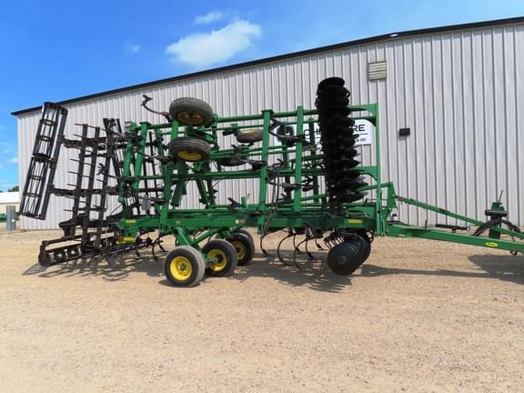Image of John Deere 2310 Primary image