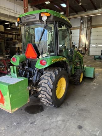 Image of John Deere 3320 equipment image 4