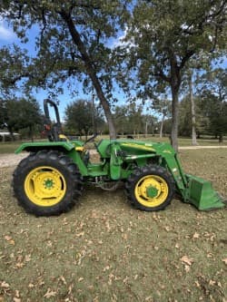 Image of John Deere 5203 equipment image 3