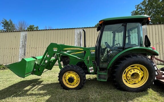 2008 John Deere 5325 Equipment Image0