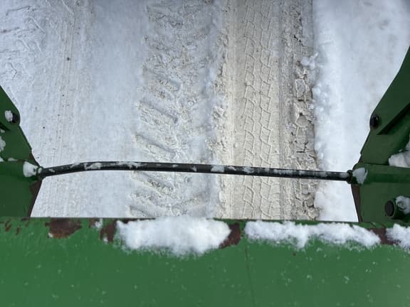 Image of John Deere 5325 equipment image 3