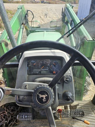 Image of John Deere 5325 equipment image 3