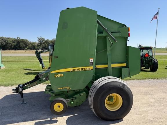 Image of John Deere 568 equipment image 1