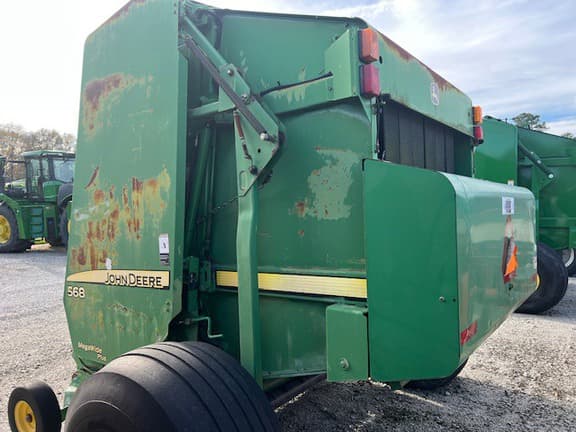 Image of John Deere 568 equipment image 4