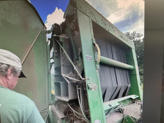 Image of John Deere 568 equipment image 2