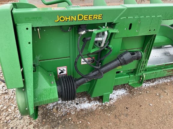 Image of John Deere 606C equipment image 3