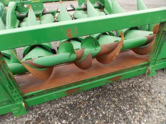 Image of John Deere 606C equipment image 3
