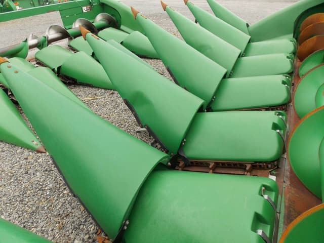 Image of John Deere 606C equipment image 1