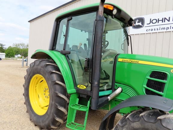 Image of John Deere 6330 equipment image 4
