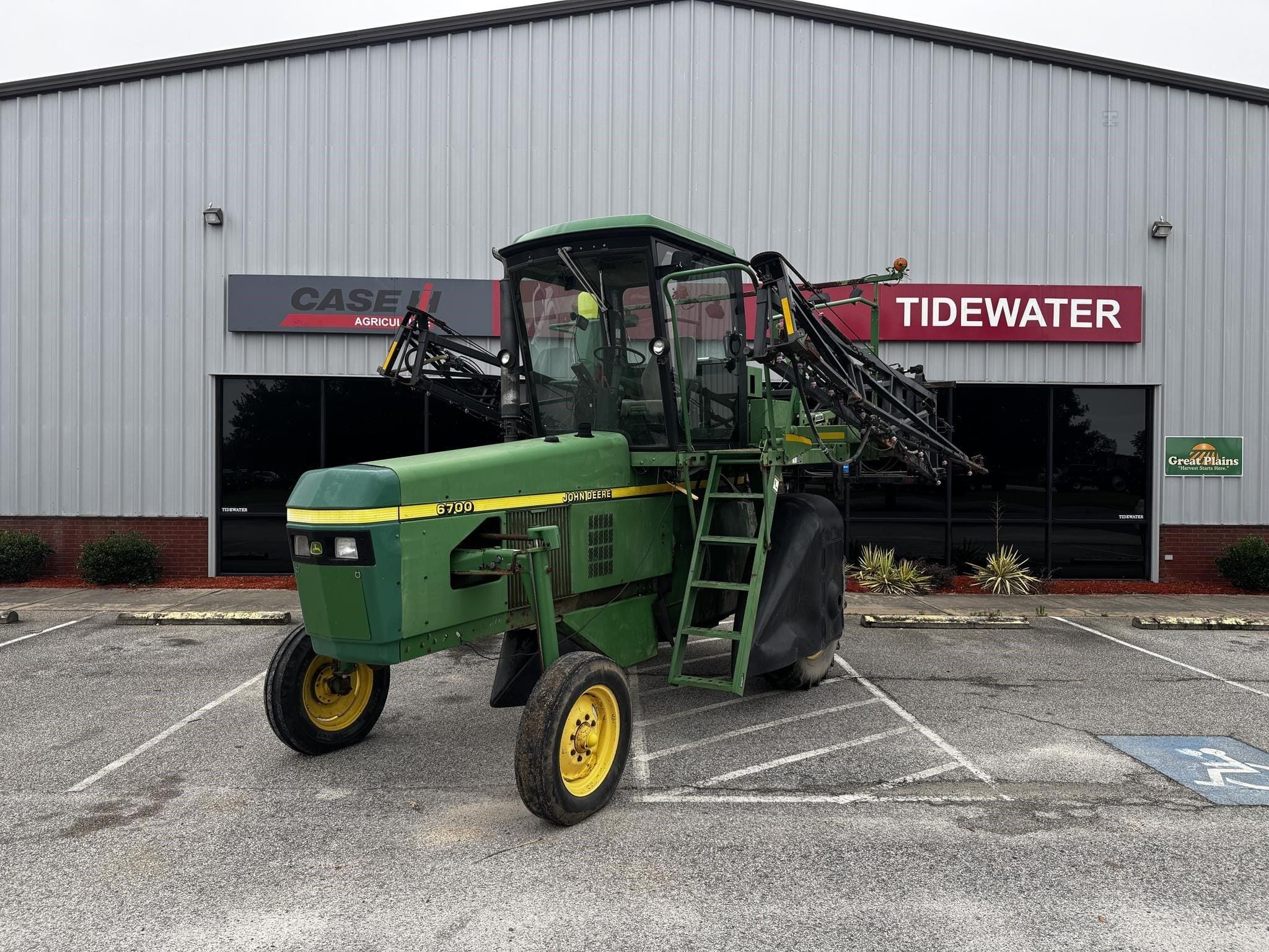 2008 John Deere 6700 Equipment Image0