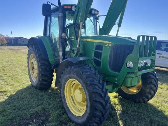 Image of John Deere 7230 Premium equipment image 3