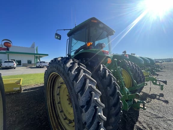 Image of John Deere 8130 equipment image 4