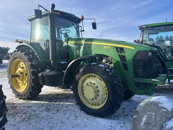 Image of John Deere 8130 equipment image 3