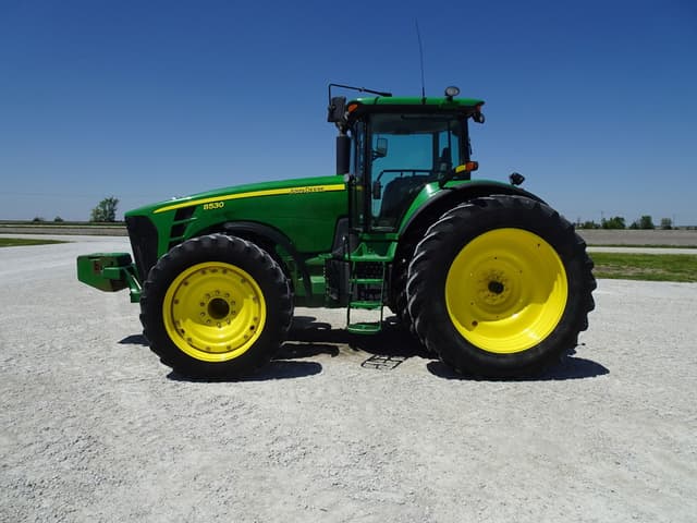Image of John Deere 8530 equipment image 3