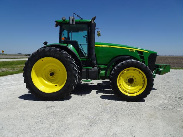 Image of John Deere 8530 equipment image 4